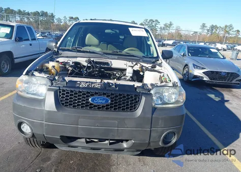 2005 Ford Escape Xlt from USA, damaged, VIN 1FMYU03165KB24227